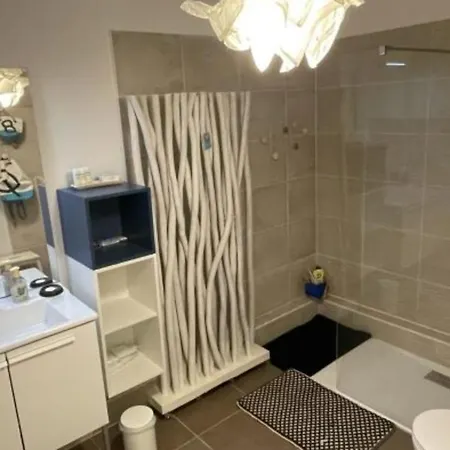 Apartment Near The Beach -5 Min Walk Appartement *