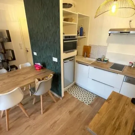Apartment Apartment Near The Beach -5 Min Walk
